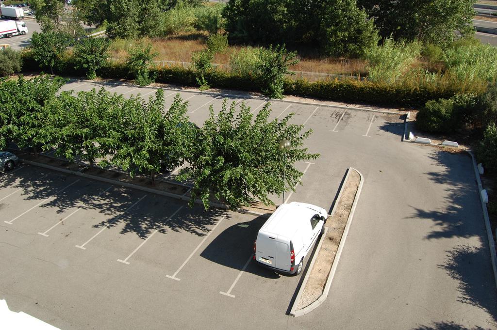 Ibis Budget Marseille Vitrolles Витроль Экстерьер фото