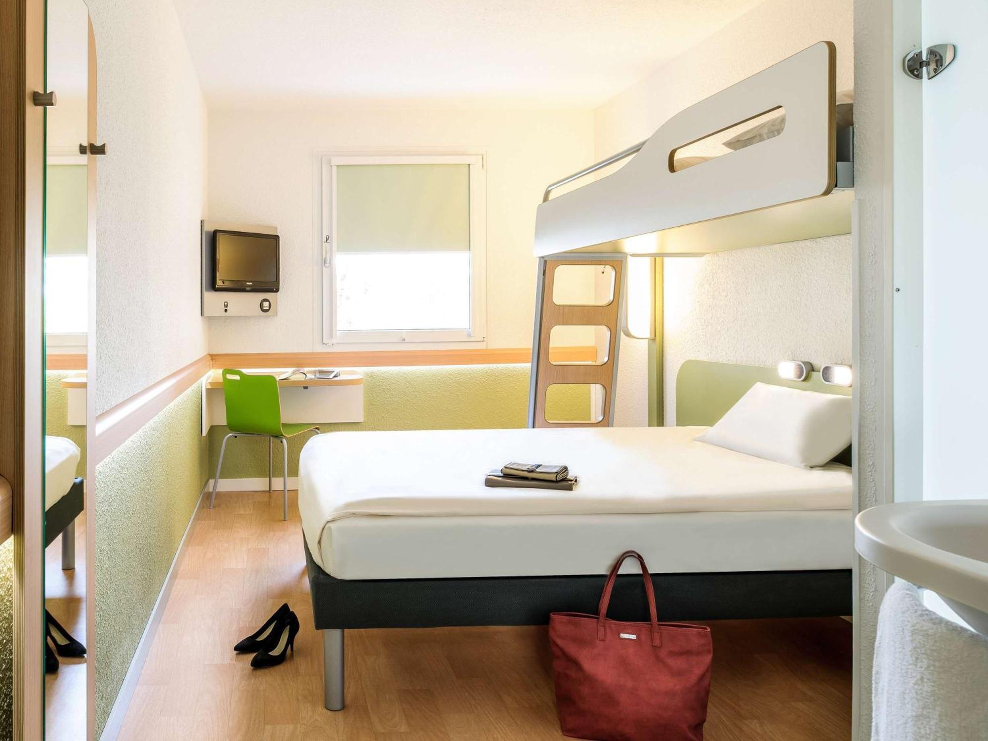 Ibis Budget Marseille Vitrolles Витроль Экстерьер фото